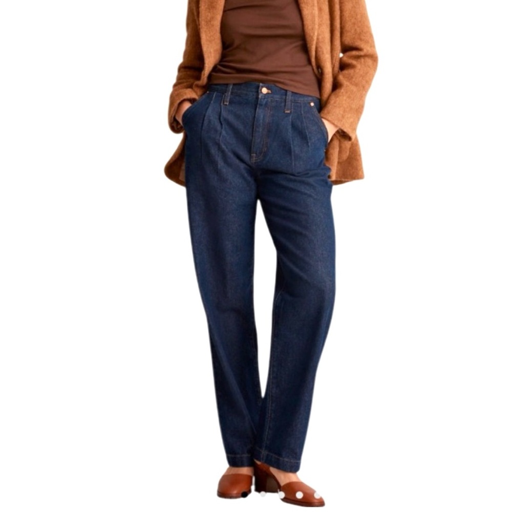 Madewell Baggy Straight Jeans in Woodham Wash Pleated Edition